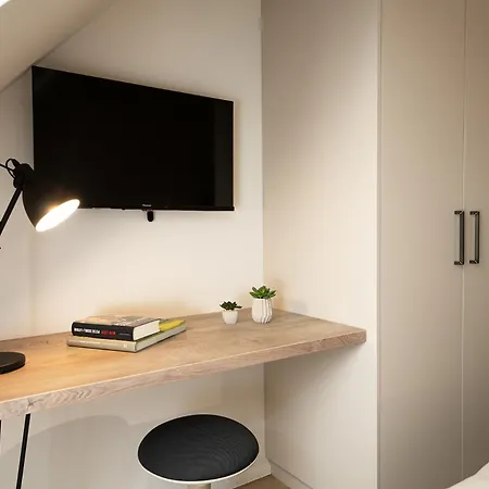 アパート Boardinghouse ヴュルゼレン