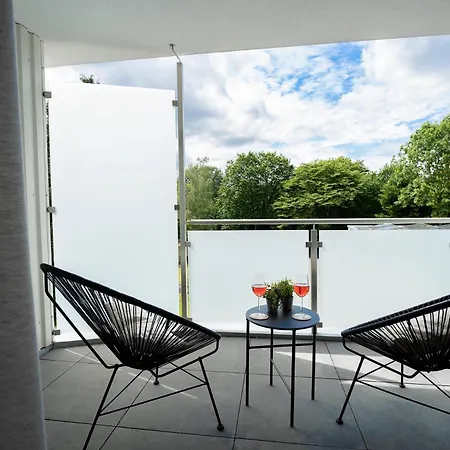 Boardinghouse アパート *